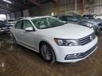 2016 Volkswagen Passat SE