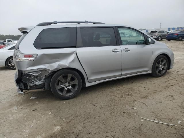 2015 Toyota Sienna Sport