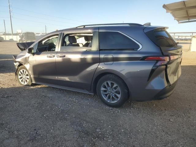 2022 Toyota Sienna LE