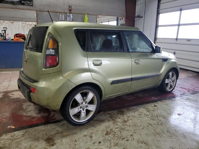 2010 KIA Soul +