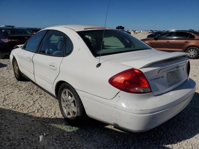 2004 Ford Taurus SE