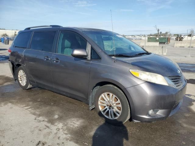 2013 Toyota Sienna XLE