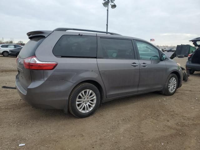 2017 Toyota Sienna XLE