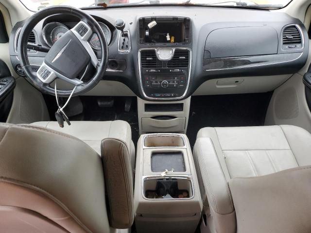 2013 Chrysler Town & Country Touring