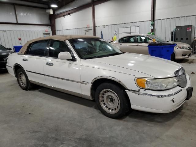 2000 Lincoln Town Car Executive