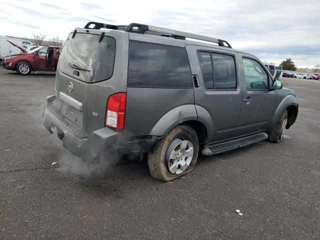 2005 Nissan Pathfinder LE