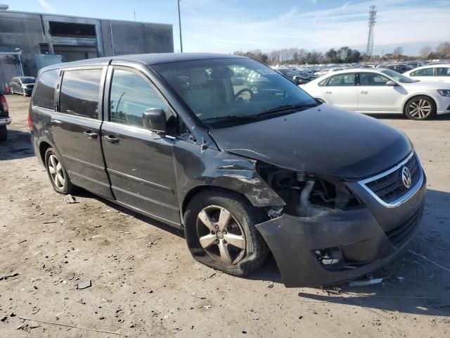 2010 Volkswagen Routan SE