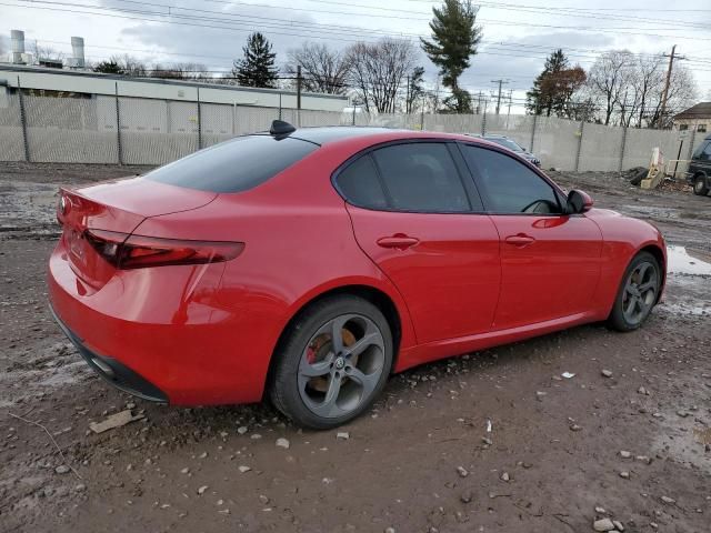 2018 Alfa Romeo Giulia Q4