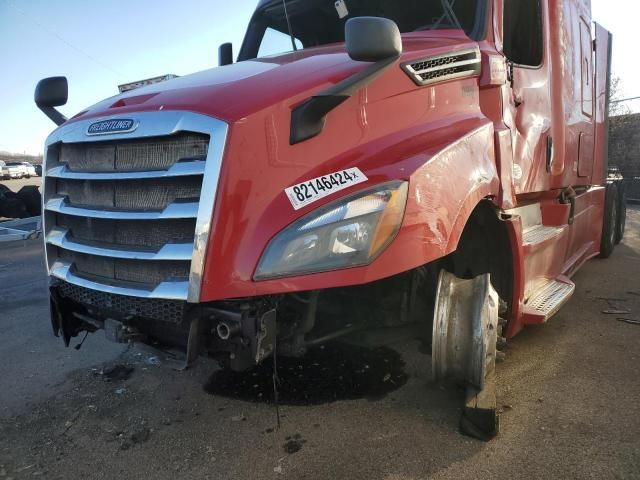 2019 Freightliner Cascadia 126