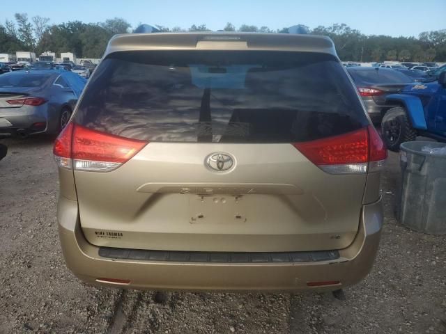 2014 Toyota Sienna LE