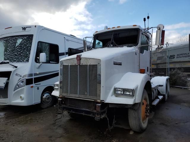 2006 Kenworth Construction T800