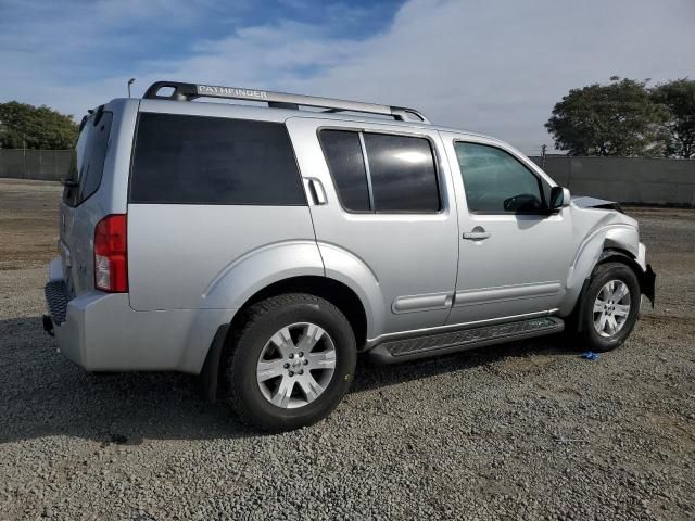 2005 Nissan Pathfinder LE