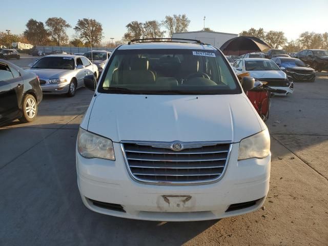 2010 Chrysler Town & Country LX