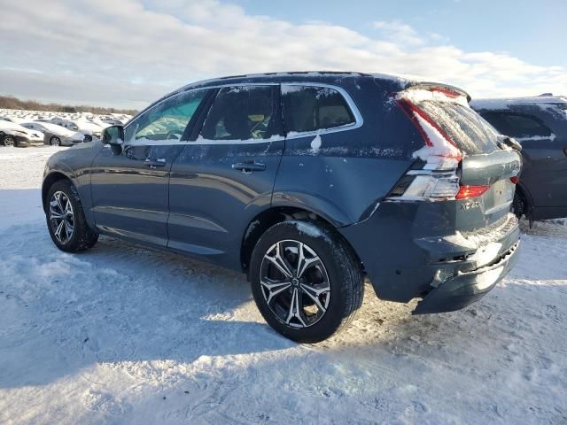 2022 Volvo XC60 B5 Momentum