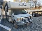 2016 Ford Econoline E450 Super Duty Cutaway Van