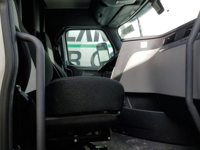 2019 Freightliner Cascadia 126