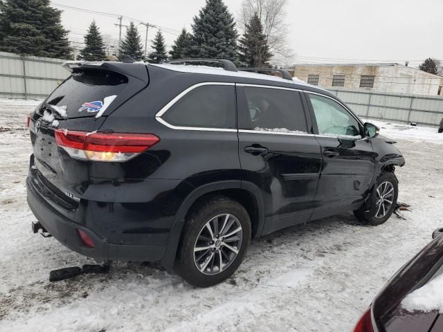 2019 Toyota Highlander SE