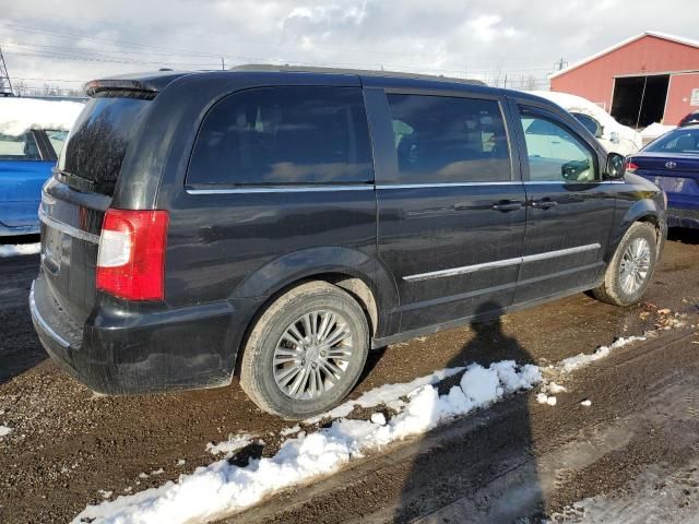 2016 Chrysler Town & Country Touring L