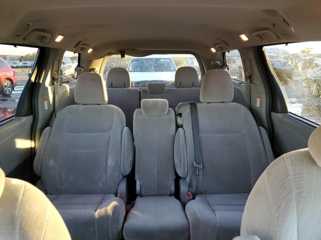 2017 Toyota Sienna LE