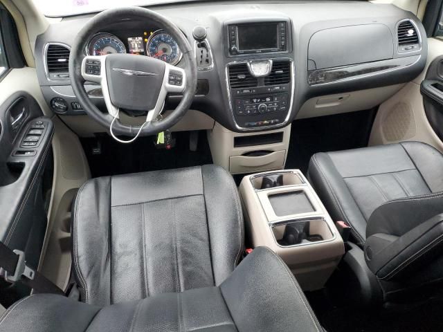 2016 Chrysler Town & Country Touring L