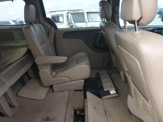 2014 Chrysler Town & Country Touring L