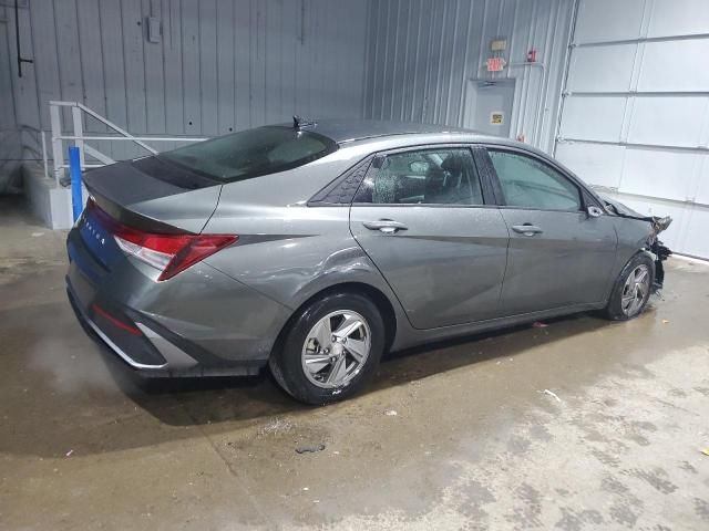 2024 Hyundai Elantra SE