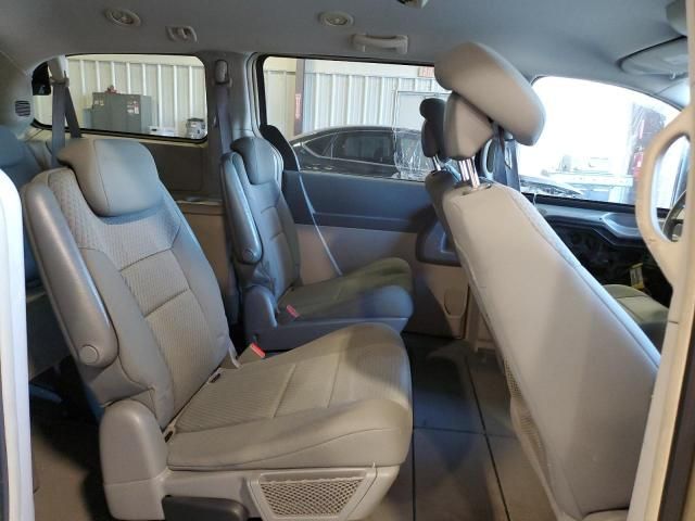 2010 Chrysler Town & Country LX