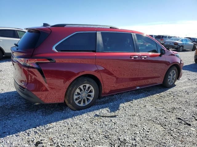 2022 Toyota Sienna XLE