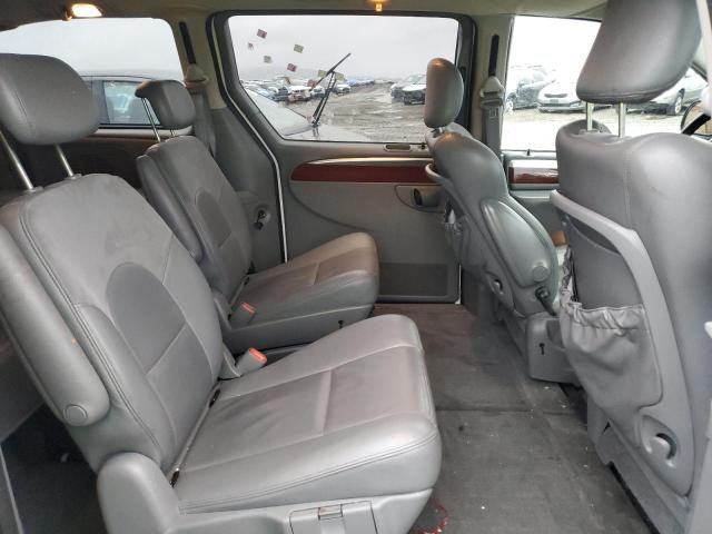 2005 Chrysler Town & Country Limited