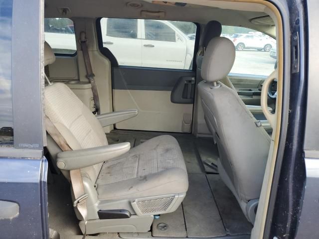 2008 Chrysler Town & Country LX