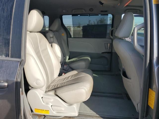 2013 Toyota Sienna XLE