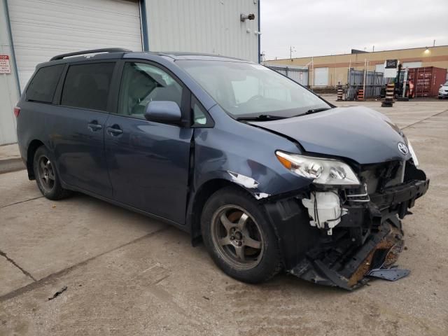 2015 Toyota Sienna LE