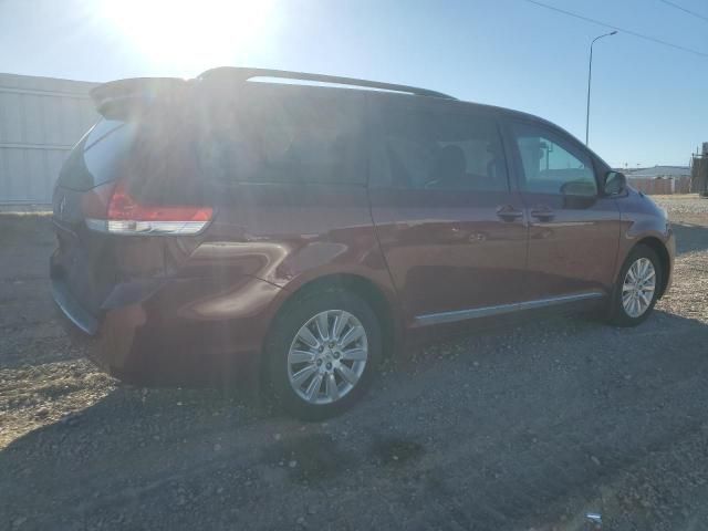 2014 Toyota Sienna LE