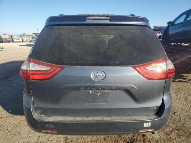 2015 Toyota Sienna XLE