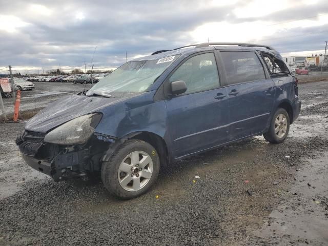 2004 Toyota Sienna CE