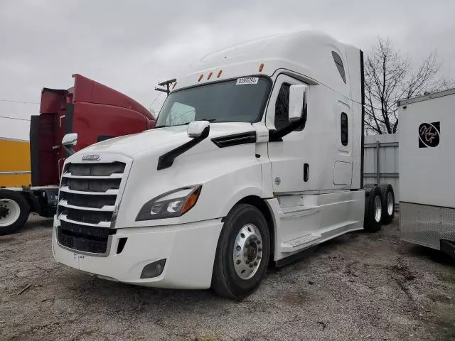 2020 Freightliner Cascadia 126