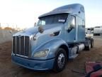 2012 Peterbilt 587