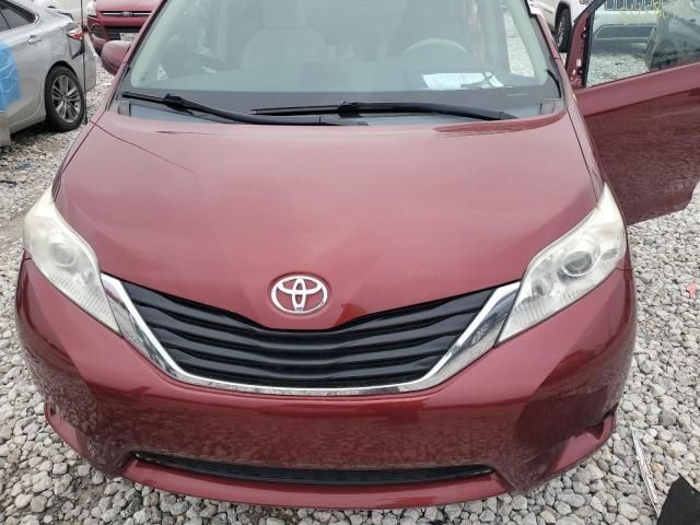 2013 Toyota Sienna LE