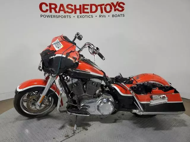 2012 Harley-Davidson FLHTCUSE7 CVO Ultra Classic Electra Glide