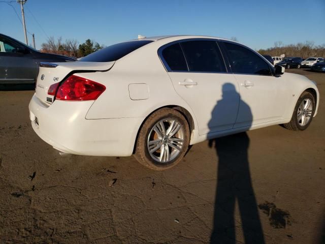 2015 Infiniti Q40