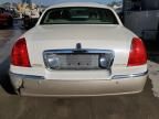 2005 Lincoln Town Car Signature Limited