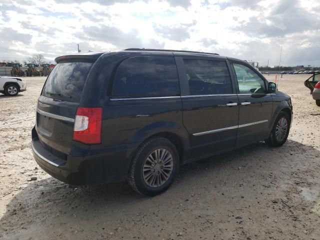 2016 Chrysler Town & Country Touring L