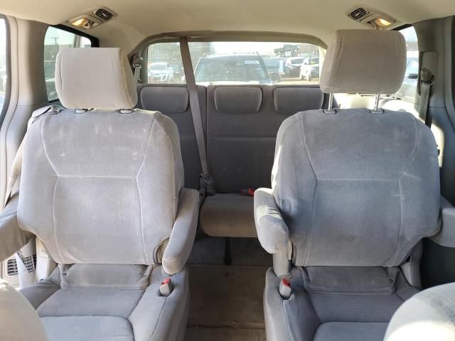 2005 Toyota Sienna LE