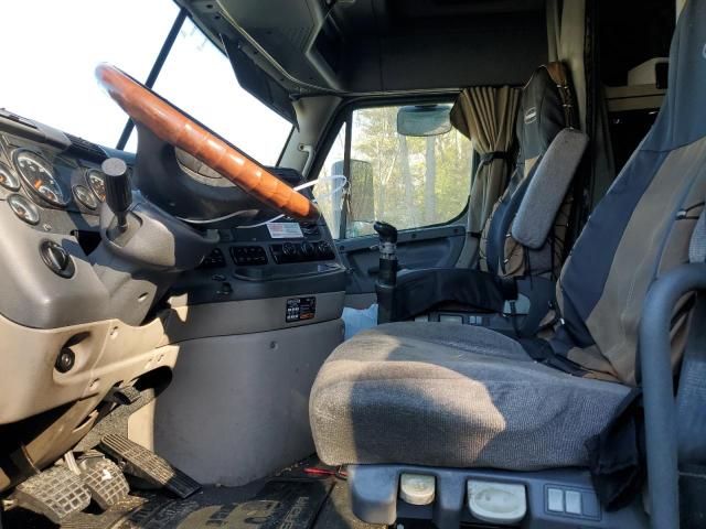 2015 Freightliner Cascadia 125