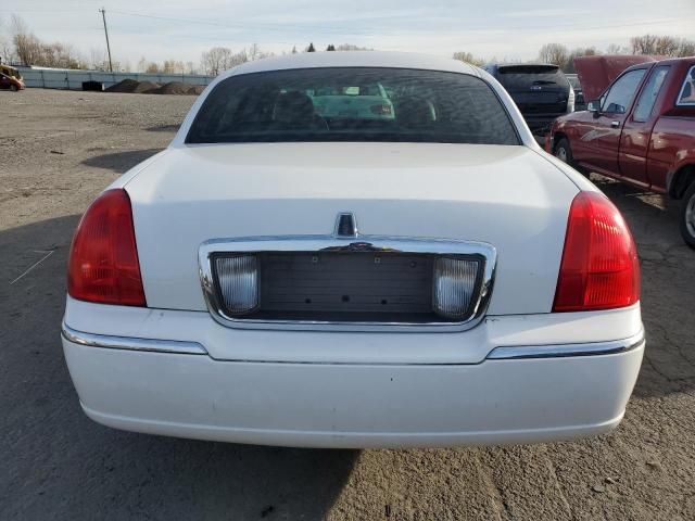 2010 Lincoln Town Car Signature Limited