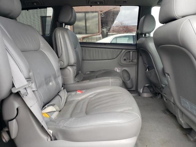 2004 Toyota Sienna XLE