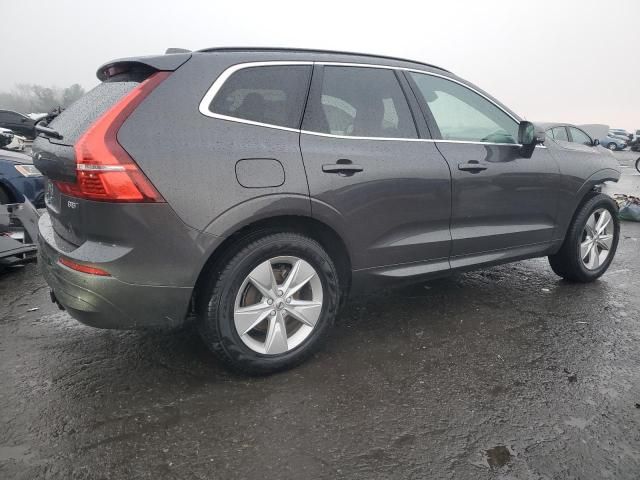 2022 Volvo XC60 B5 Momentum