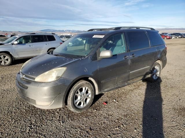 2004 Toyota Sienna XLE