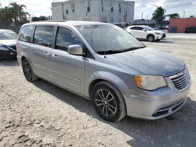 2013 Chrysler Town & Country Touring