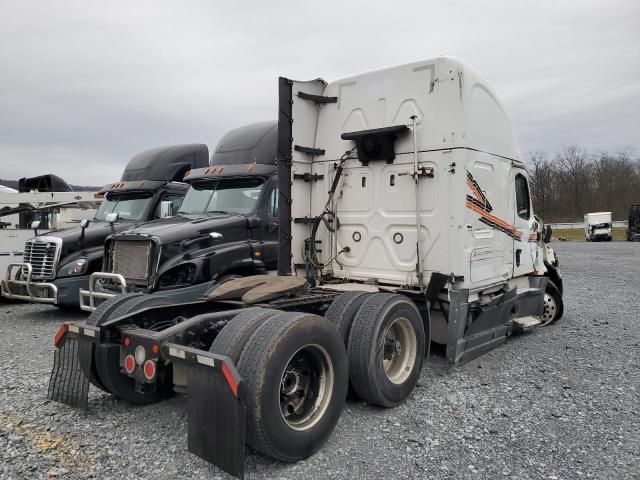 2020 Freightliner Cascadia 126